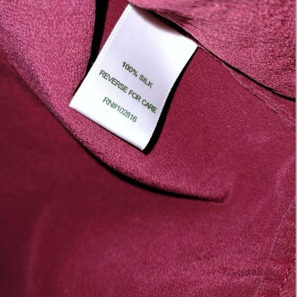 Garnet Hill‎ Womens Top Sz 8 Blouse 100% Silk Burgundy Buttons Classic Academia - Picture 6 of 8